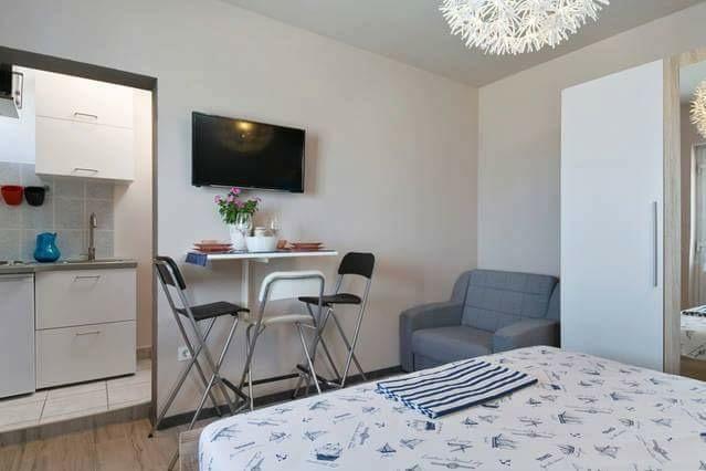 Apartments Romantica جيسينتسي المظهر الخارجي الصورة