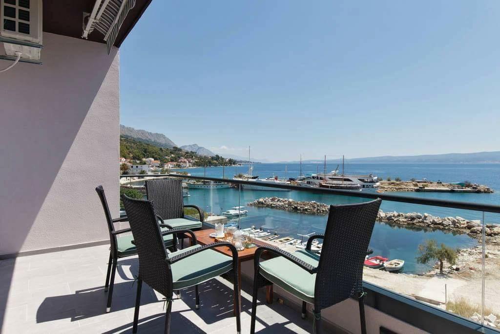Apartments Romantica جيسينتسي المظهر الخارجي الصورة