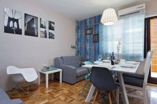 Apartments Romantica جيسينتسي المظهر الخارجي الصورة