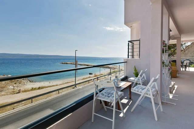 Apartments Romantica جيسينتسي المظهر الخارجي الصورة