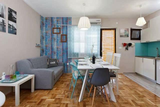 Apartments Romantica جيسينتسي المظهر الخارجي الصورة
